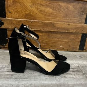 Black block heel